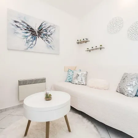 Modern In With Terrace Zadar